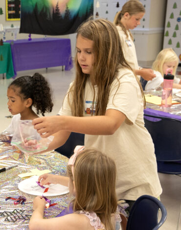 VBS_2025_Day1_craftsadie_webcarousel